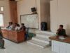 Bhabinkamtibmas Polsek Donggo Monitoring Verifikasi dan Validasi Kelengkapan Administrasi Bakal Calon Kepala Desa