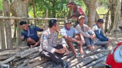 “Polri Untuk Masyarakat”Berdiri Tanpa Raja Duduk Sama Rata, Bhabinkamtibmas Polsek Madapangga Sambangi Warga Binaan