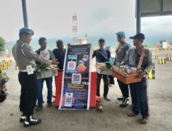 Propam Polres Lombok Timur Sosialisasikan Yanduan QR Code di Pelabuhan Kayangan