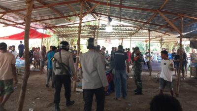 Tak Kenal Kompromi, Polsek Woha Grebek Judi Sabung Ayam dan Bakar Alat Peraga 2 Ekor ayam diamankan