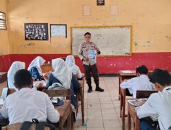 Sambangi SMP Negeri 1 Monta, Personel Polsek Monta Sosialisasi Penerimaan Siswa Baru SMA Kemala Bhayangkara