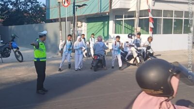 Sat Lantas Polres Bima Kota Gelar Gatur Pagi, Urai Kemacetan dan Cegah Kecelakaan Lalu Lintas