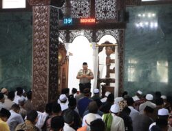 Lewat Jum’at Keliling di Masjid Asmoroqondi, Kapolresta Tuban Pererat Silaturahmi dan Sampaikan Pesan Kamtibmas