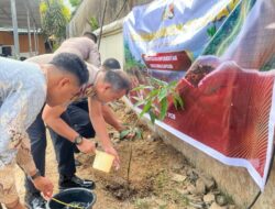 Program Green Policing Implementasi, Kapolres Bima Kabupaten Pimpin Penanaman Pohon Serentak
