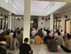 Sentuh Masjid Al Ahmad Rabakodo, Jajaran Polsek Woha Sapa Warga dan Titip Pesan Kamtibmas