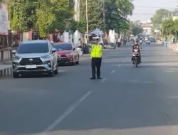 Sat Lantas Polres Dompu Gelar Strong Point Pagi, Wujudkan Kamseltibcarlantas yang Aman dan Lancar
