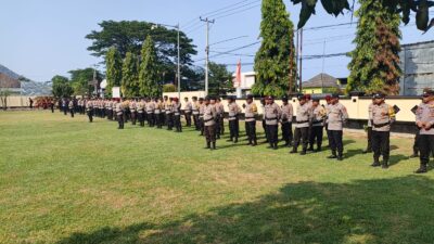 Kapolres Sumbawa Barat Tegaskan Netralitas dan Kesiapssiagaan Dalam Apel Pergeseran Pasukan Pengamanan Pilkades Serentak